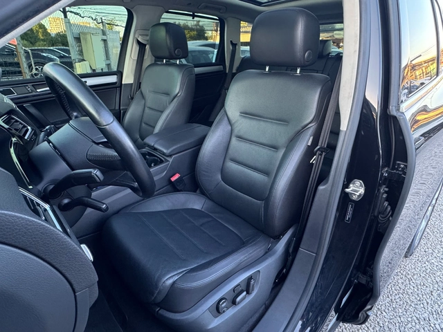 VW Touareg 3.0 TDI 4motin ! Exclusive ! FaceLift ! - автомобили, коли, обяви за нови и употребявани 6