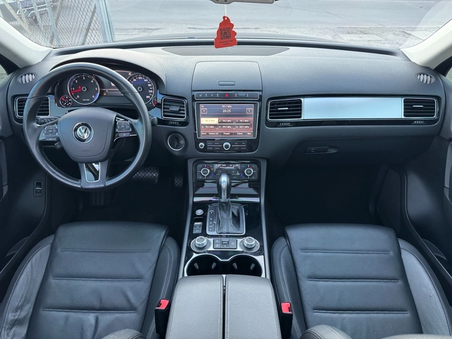 VW Touareg 3.0 TDI 4motin ! Exclusive ! FaceLift ! - автомобили, коли, обяви за нови и употребявани 8