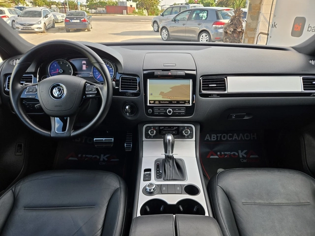 VW Touareg 3.0TDI-239кс= 8СК= 4Х4= LED= NAVI= ПОДГРЕВ - автомобили, коли, обяви за нови и употребявани 11