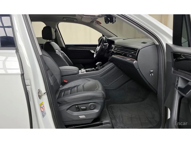 VW Touareg TDI / МАСАЖИ / ОБДУХВАНЕ / ПАМЕТИ / DISTRONIC - автомобили, коли, обяви за нови и употребявани 10