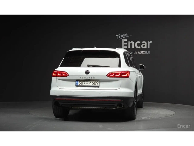 VW Touareg TDI / МАСАЖИ / ОБДУХВАНЕ / ПАМЕТИ / DISTRONIC - автомобили, коли, обяви за нови и употребявани 3