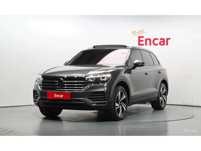 VW Touareg 3.0 TDI / DISTRONIC / ОБДУХВАНЕ / ПАНОРАМА - автомобили, коли, обяви за нови и употребявани 0