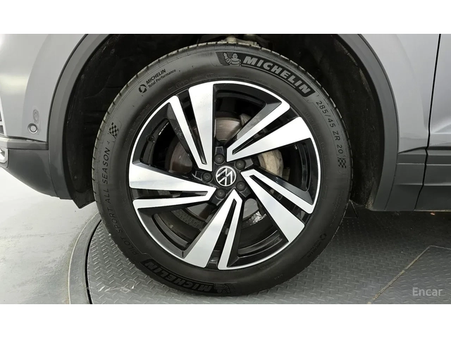 VW Touareg 3.0 TDI / DISTRONIC / ОБДУХВАНЕ / ПАНОРАМА - автомобили, коли, обяви за нови и употребявани 4
