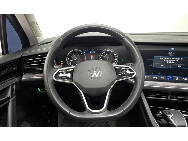 VW Touareg 3.0 TDI / DISTRONIC / ОБДУХВАНЕ / ПАНОРАМА - автомобили, коли, обяви за нови и употребявани 9