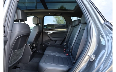 VW Touareg * NEW MODEL* R-LINE* IQ HD MATRIX LIGHTS* PANO! - автомобили, коли, обяви за нови и употребявани 15