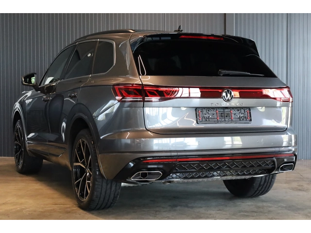 VW Touareg * NEW MODEL* R-LINE* IQ HD MATRIX LIGHTS* PANO! - автомобили, коли, обяви за нови и употребявани 5