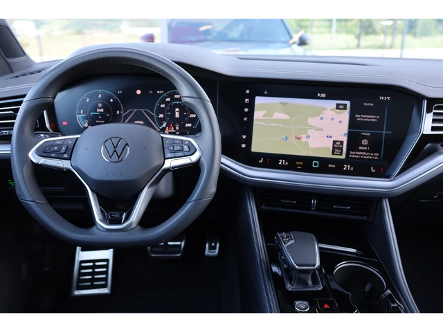 VW Touareg * NEW MODEL* R-LINE* IQ HD MATRIX LIGHTS* PANO! - автомобили, коли, обяви за нови и употребявани 8