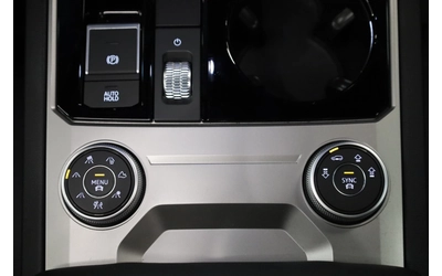 VW Touareg R-LINE* IQ HD MATRIX* HEAD UP* DYNAUDIO* PANO!!! - автомобили, коли, обяви за нови и употребявани 12