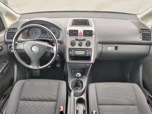 VW Touran 1.6I 102 к.с. - автомобили, коли, обяви за нови и употребявани 15