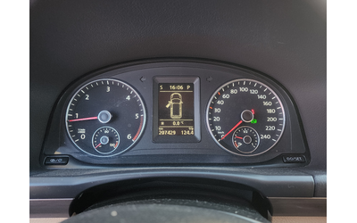 VW Touran 1.6TDI DSG - автомобили, коли, обяви за нови и употребявани 7