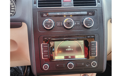 VW Touran 1.6TDI DSG - автомобили, коли, обяви за нови и употребявани 8