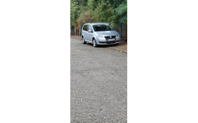 vw-touran-1-9-tdi-105 - 0