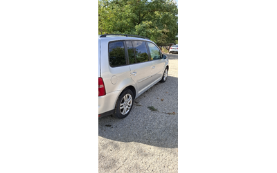 VW Touran 1.9 TDI 105 - автомобили, коли, обяви за нови и употребявани 11