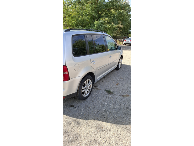 VW Touran 1.9 TDI 105 - автомобили, коли, обяви за нови и употребявани 11