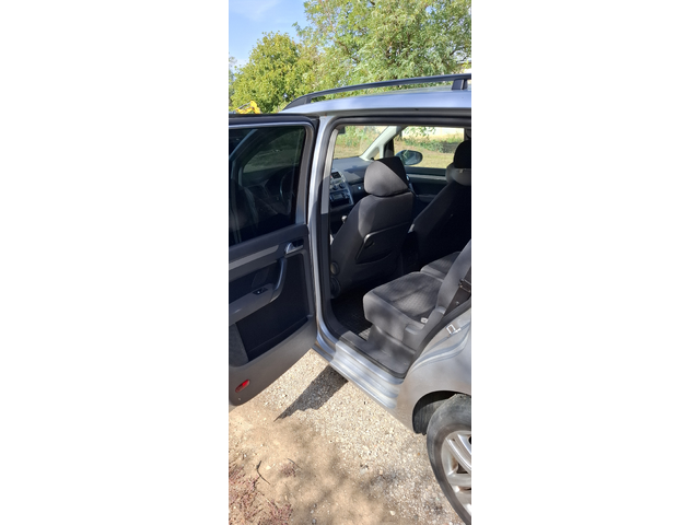 VW Touran 1.9 TDI 105 - автомобили, коли, обяви за нови и употребявани 13