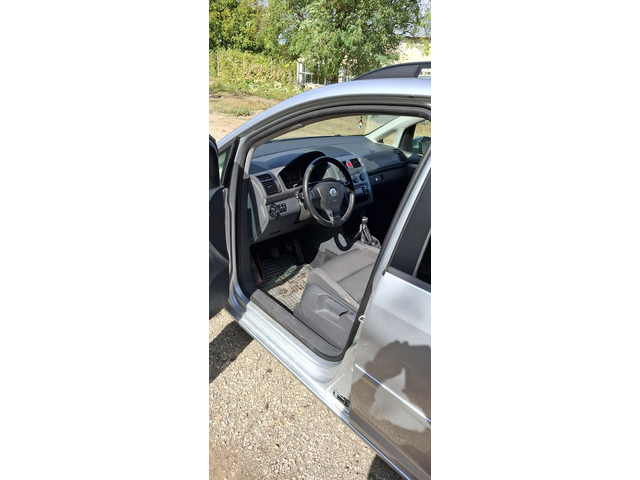 VW Touran 1.9 TDI 105 - автомобили, коли, обяви за нови и употребявани 14