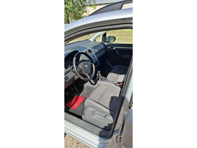 VW Touran 1.9 TDI 105 - автомобили, коли, обяви за нови и употребявани 16