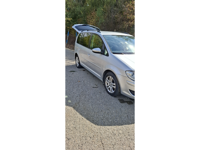 VW Touran 1.9 TDI 105 - автомобили, коли, обяви за нови и употребявани 3