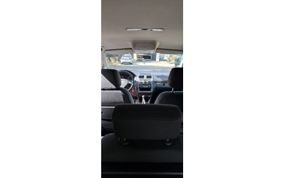 VW Touran 1.9 TDI 105 - автомобили, коли, обяви за нови и употребявани 7