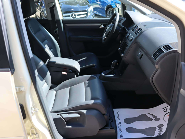 VW Touran 2.0TDI/DSG/Навигация/Кожа/Мулти Волан/Автопилот - автомобили, коли, обяви за нови и употребявани 7