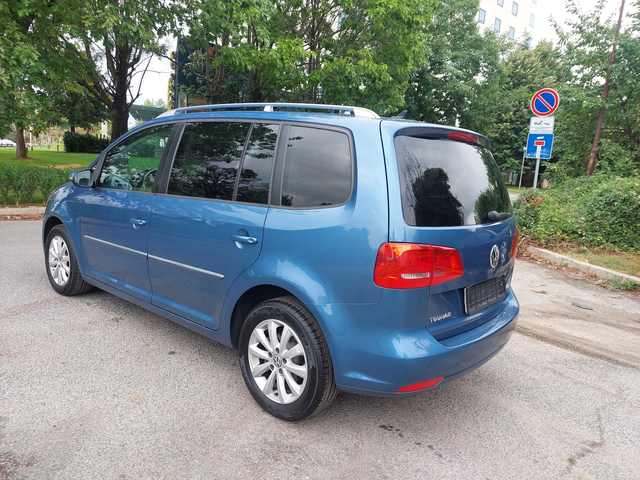 VW Touran 2, 0TDI AUT 7MECTA - автомобили, коли, обяви за нови и употребявани 4