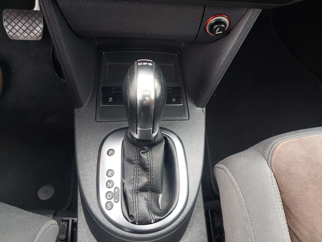 VW Touran 2, 0TDI AUT 7MECTA - автомобили, коли, обяви за нови и употребявани 9