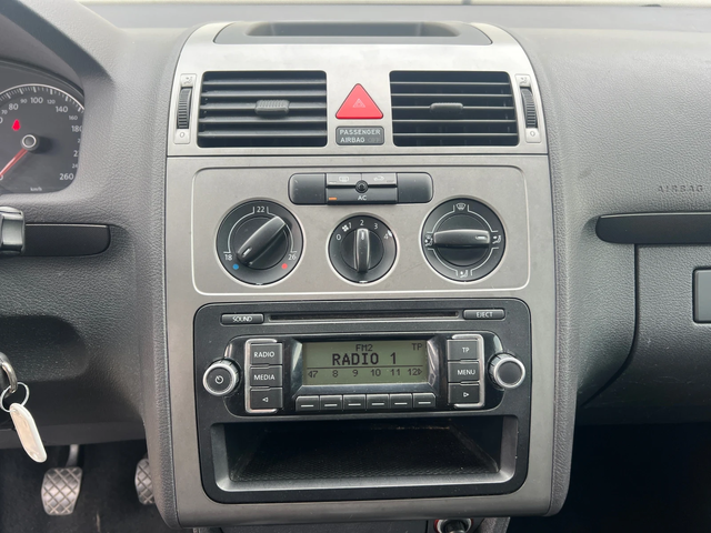 VW Touran 1.4 TSI- 140к.с. 6+ 1 / Италия - автомобили, коли, обяви за нови и употребявани 14