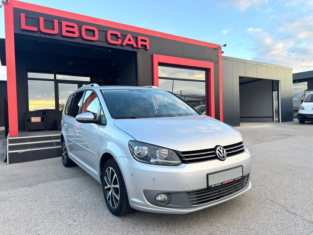 VW Touran 1.6TDI-АВТОМАТИК- - автомобили, коли, обяви за нови и употребявани 0