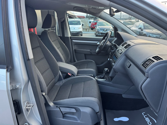 VW Touran 1.6TDI-АВТОМАТИК- - автомобили, коли, обяви за нови и употребявани 16