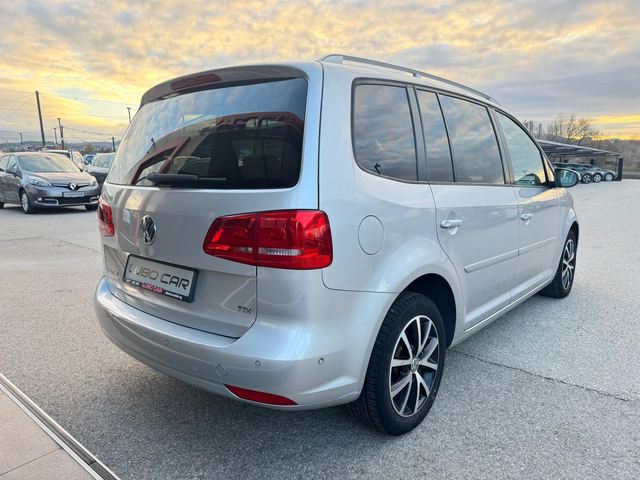 VW Touran 1.6TDI-АВТОМАТИК- - автомобили, коли, обяви за нови и употребявани 4