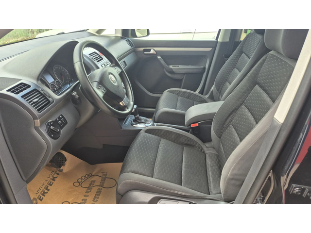 VW Touran 2.0TDI 140к.с Автомат ВММ - автомобили, коли, обяви за нови и употребявани 11