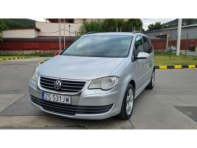 VW Touran 1.9 TDI AVTOMAT/NAVIG/7mesta - автомобили, коли, обяви за нови и употребявани 0