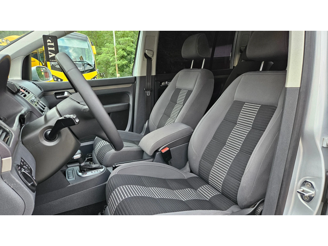 VW Touran 1.9 TDI AVTOMAT/NAVIG/7mesta - автомобили, коли, обяви за нови и употребявани 11