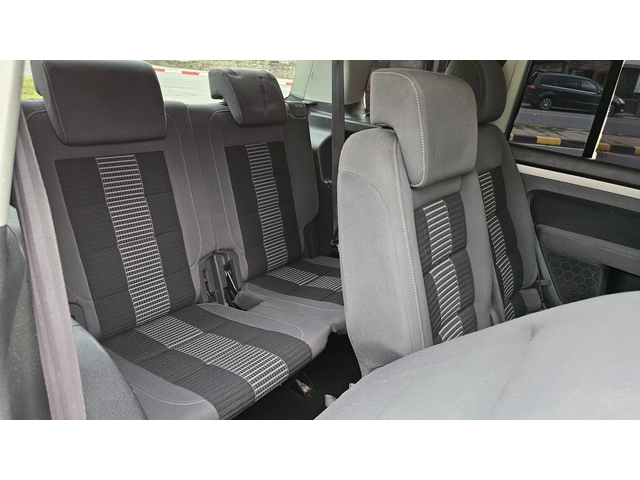 VW Touran 1.9 TDI AVTOMAT/NAVIG/7mesta - автомобили, коли, обяви за нови и употребявани 13