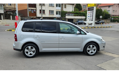 VW Touran 1.9 TDI AVTOMAT/NAVIG/7mesta - автомобили, коли, обяви за нови и употребявани 7