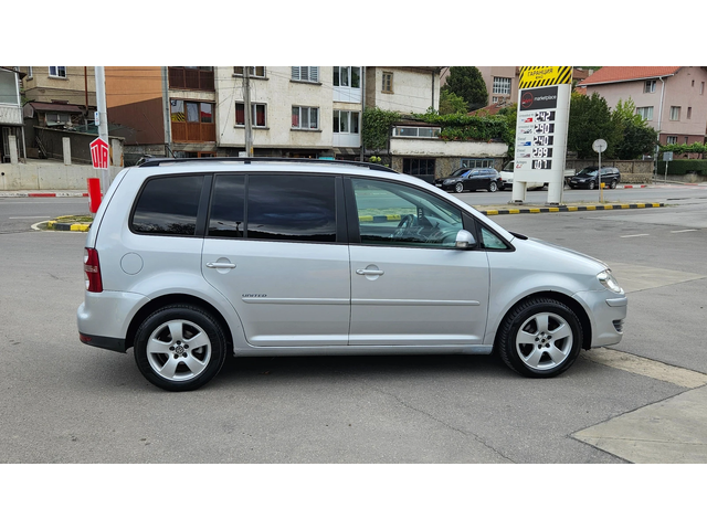 VW Touran 1.9 TDI AVTOMAT/NAVIG/7mesta - автомобили, коли, обяви за нови и употребявани 7