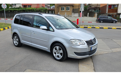 VW Touran 1.9 TDI AVTOMAT/NAVIG/7mesta - автомобили, коли, обяви за нови и употребявани 8