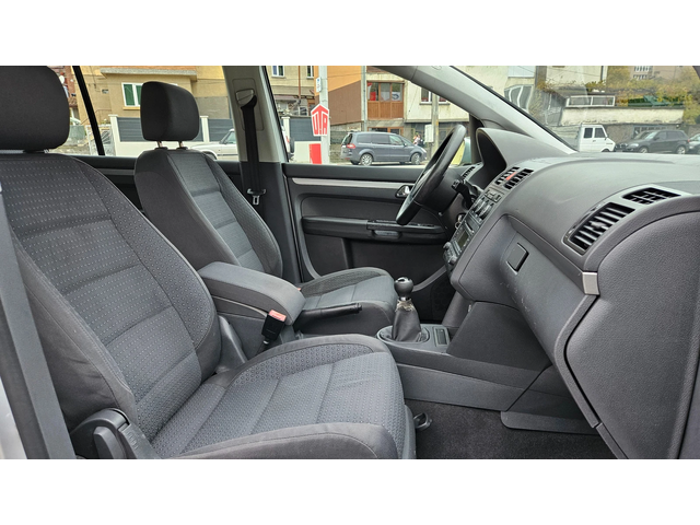 VW Touran 1.9 Tdi 6skorost/Klimatronik - автомобили, коли, обяви за нови и употребявани 11