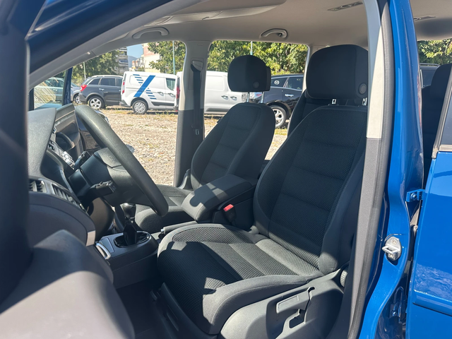 VW Touran 1.6TDI 105kc NAVI FACE - автомобили, коли, обяви за нови и употребявани 8