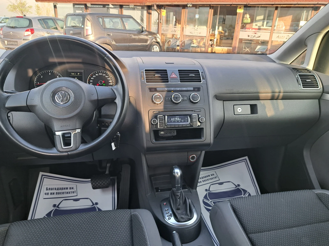 VW Touran 1, 6 tdi DSG - автомобили, коли, обяви за нови и употребявани 12