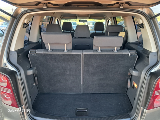 VW Touran 2, 0 ECOFUEL - автомобили, коли, обяви за нови и употребявани 11