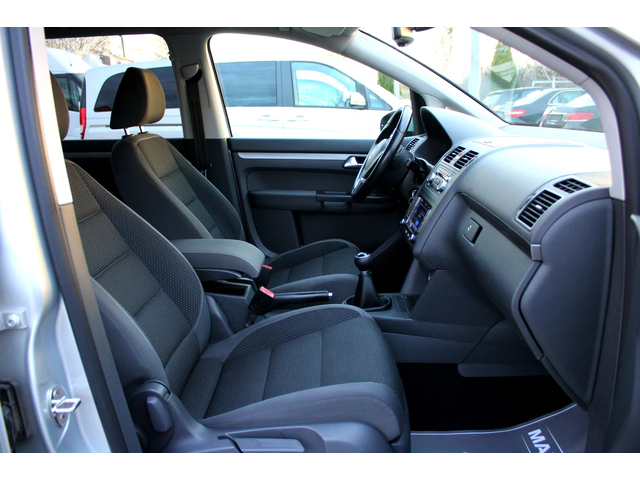VW Touran 1.6TDI 7 МЕСТА СОБСТВЕН ЛИЗИНГ - автомобили, коли, обяви за нови и употребявани 11