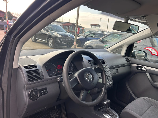 VW Touran 2.0TDI AVTOMAT EURO 4 - автомобили, коли, обяви за нови и употребявани 10