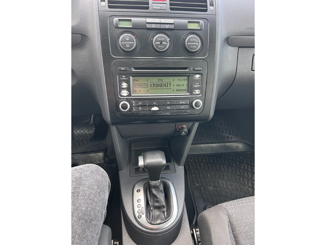 VW Touran 2.0TDI AVTOMAT EURO 4 - автомобили, коли, обяви за нови и употребявани 11