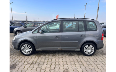 VW Touran 2.0TDI AVTOMAT EURO 4 - автомобили, коли, обяви за нови и употребявани 8
