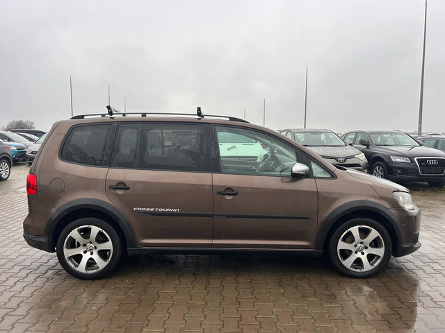 VW Touran CROSS 1.6TDI 6+ 1 NAVI/PANORAMA EURO 5 - автомобили, коли, обяви за нови и употребявани 4