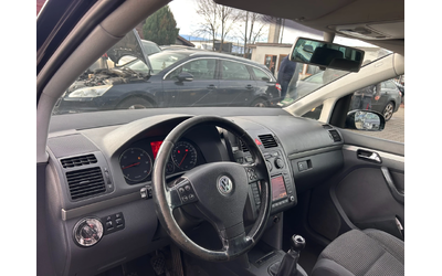 VW Touran 2.0TDI NAVI 6+ 1 EURO 4 - автомобили, коли, обяви за нови и употребявани 12