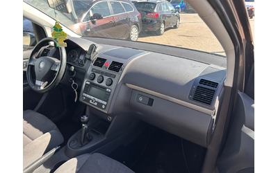 VW Touran 1.4i EURO 4 - автомобили, коли, обяви за нови и употребявани 9