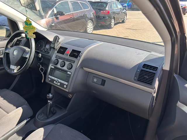 VW Touran 1.4i EURO 4 - автомобили, коли, обяви за нови и употребявани 9