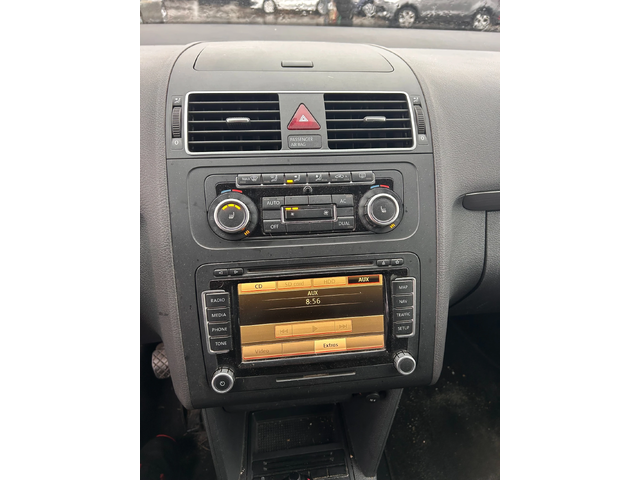 VW Touran 1.4TSI 6+ 1 EURO 5 - автомобили, коли, обяви за нови и употребявани 11